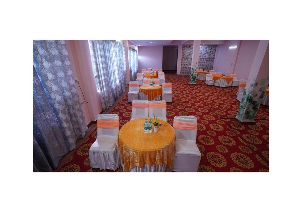 Hr Dukes Den Resort Рамнагар Екстериор снимка