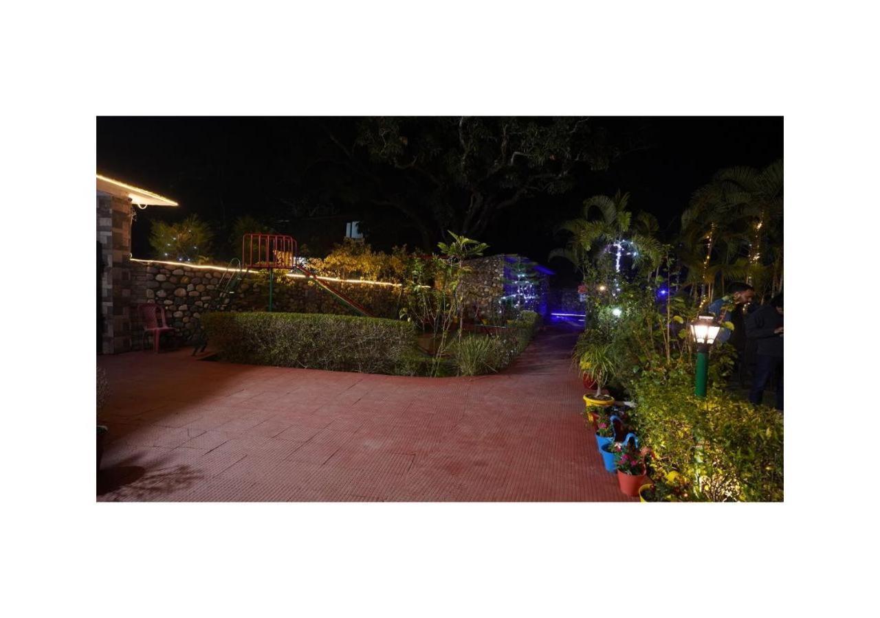 Hr Dukes Den Resort Рамнагар Екстериор снимка