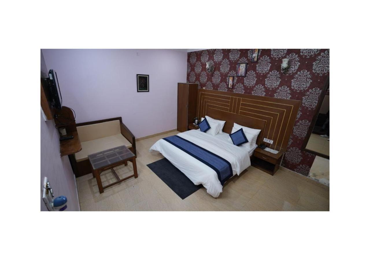 Hr Dukes Den Resort Рамнагар Екстериор снимка
